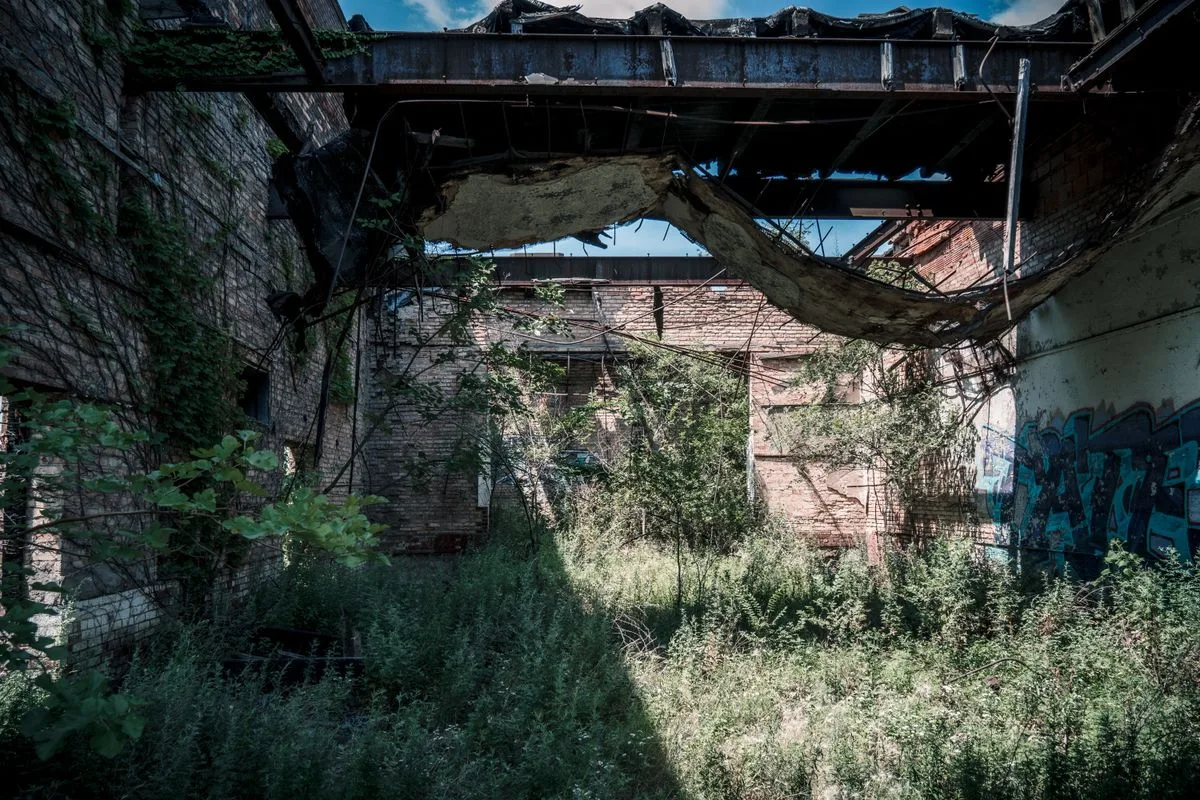 An abandoned, empty building representing a dormant project